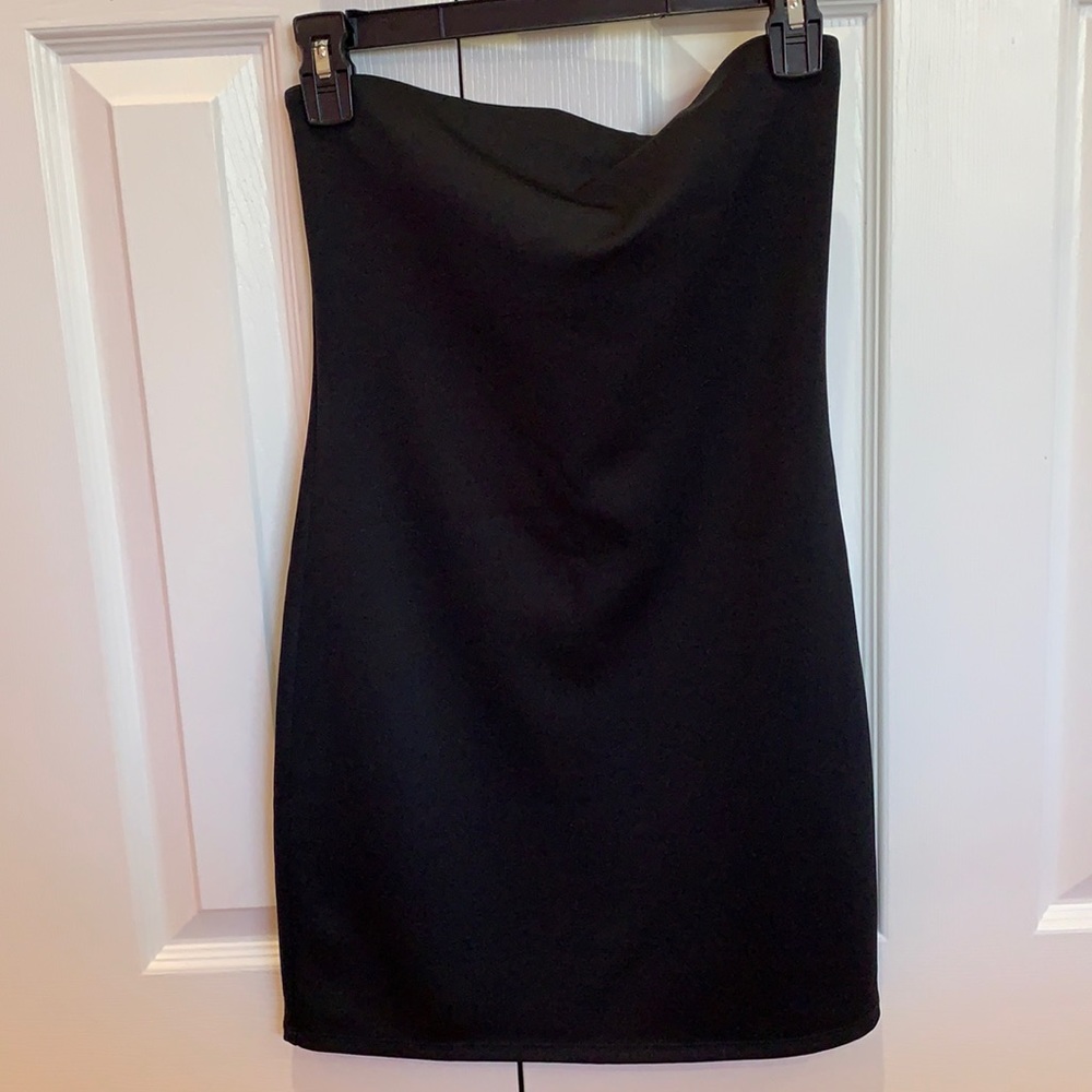Strapless plain black mini dress